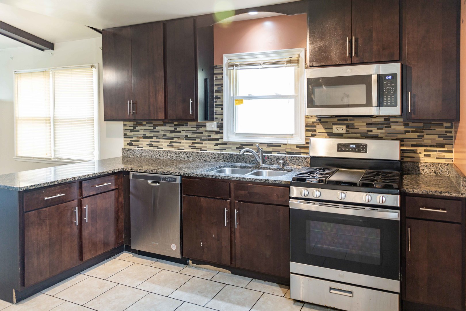 14319 Kenwood Avenue Property Photo 10