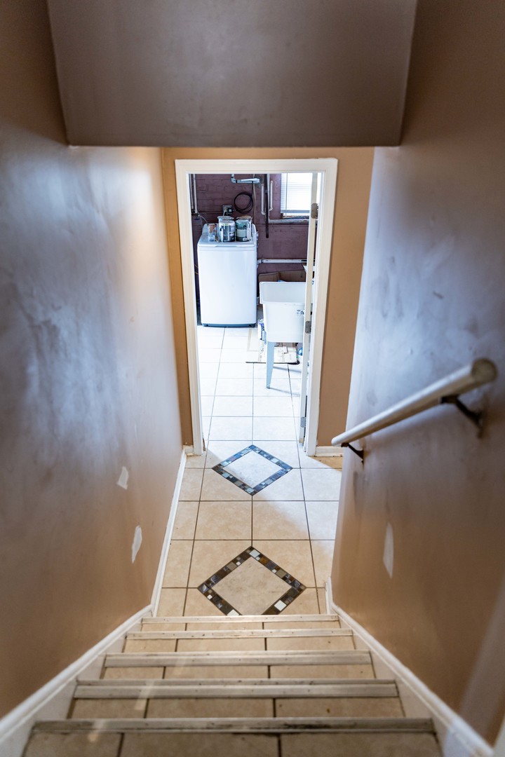 14319 Kenwood Avenue Property Photo 11