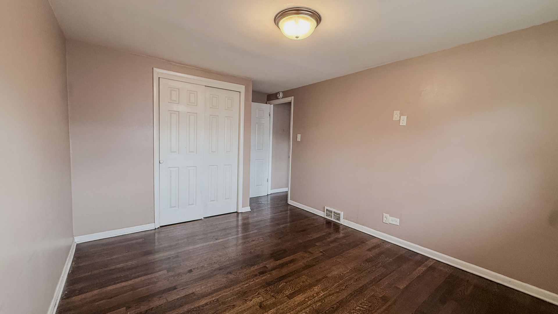 14319 Kenwood Avenue Property Photo 18