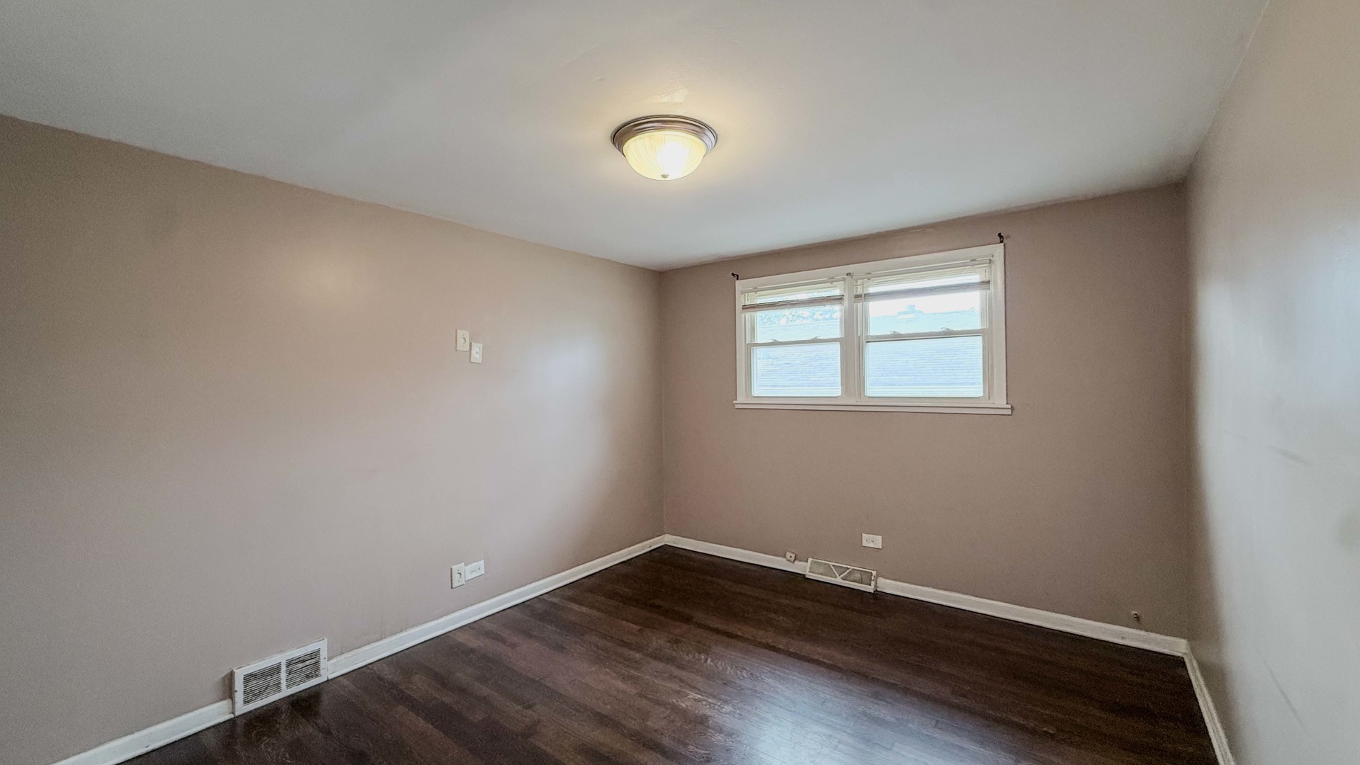 14319 Kenwood Avenue Property Photo 19