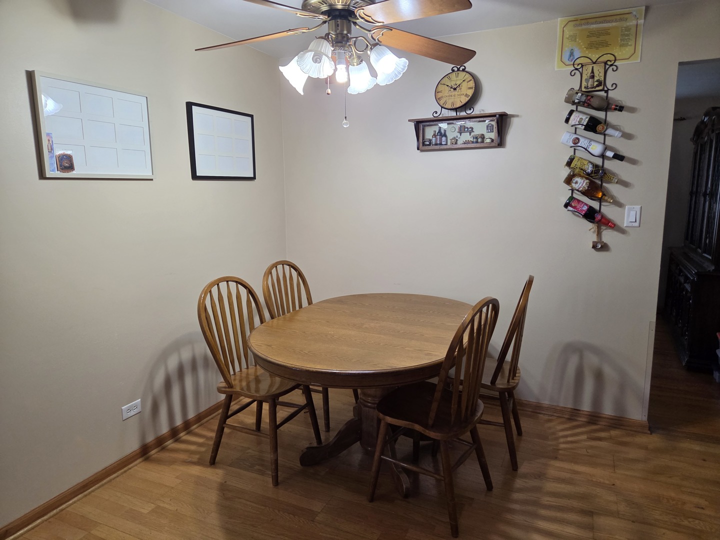7842 W 101st Place Property Photo 8