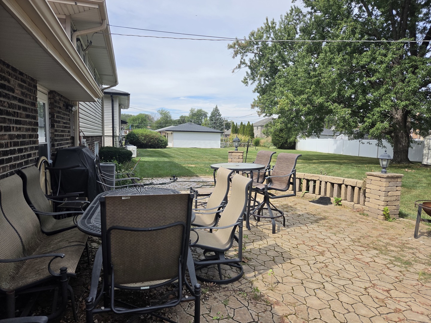 7842 W 101st Place Property Photo 18