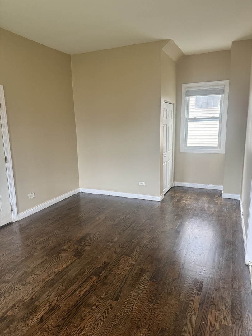 146 E 24th Street Property Photo 4