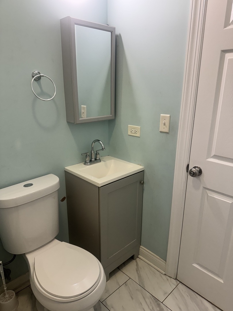 146 E 24th Street Property Photo 7