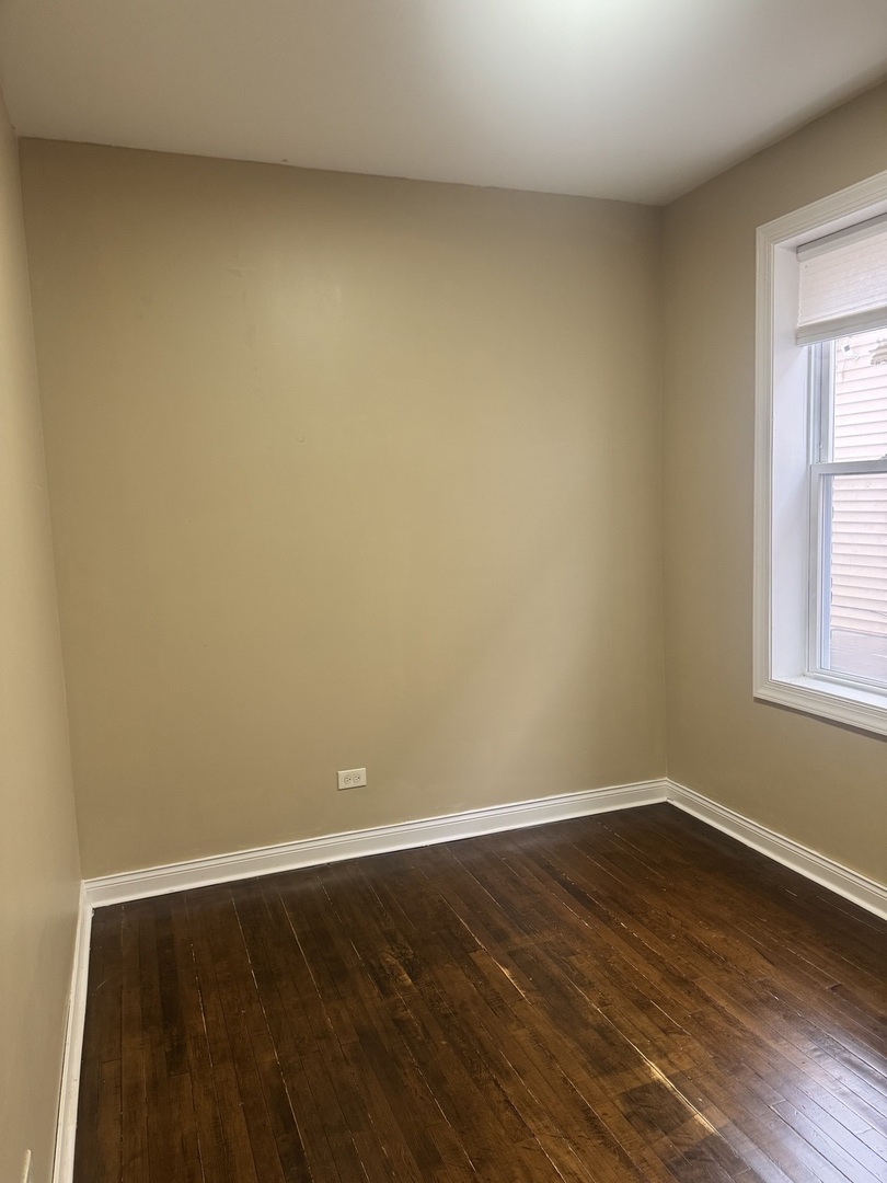146 E 24th Street Property Photo 8