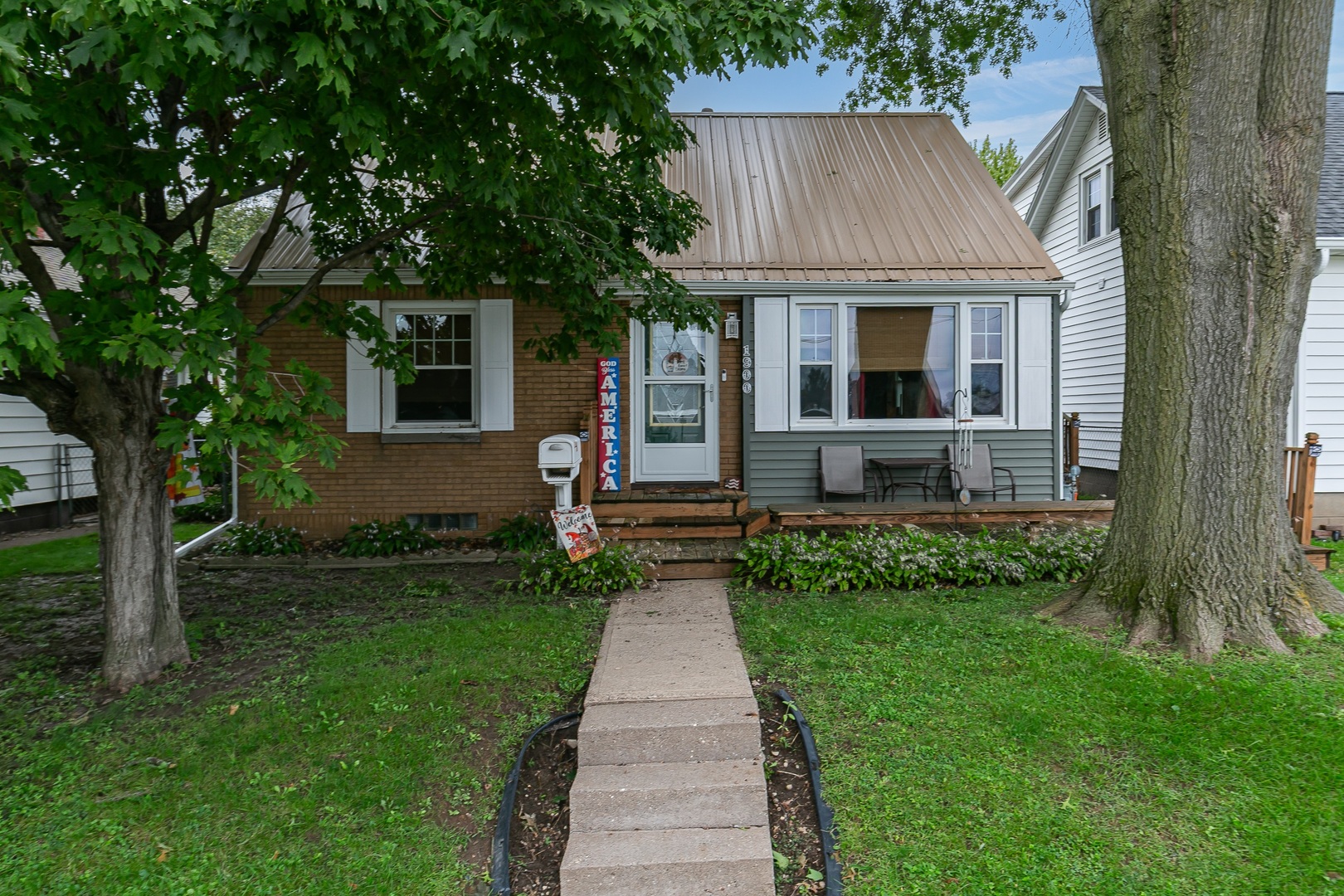 1900 29th Street Property Photo 1