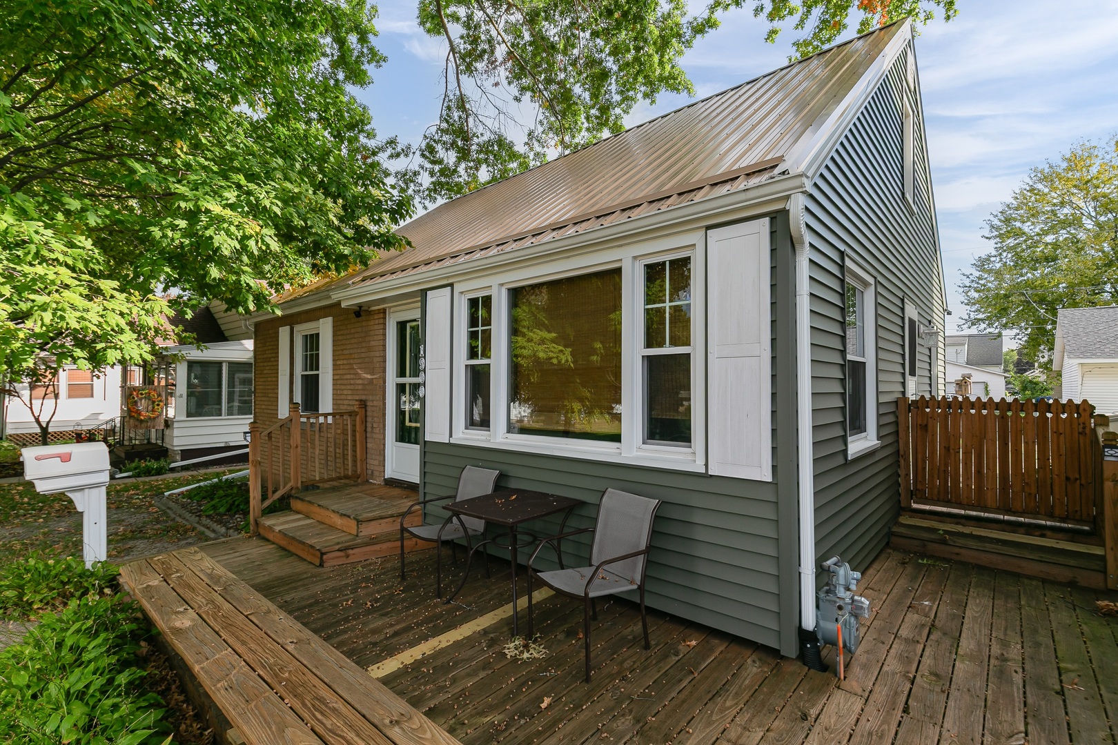 1900 29th Street Property Photo 2