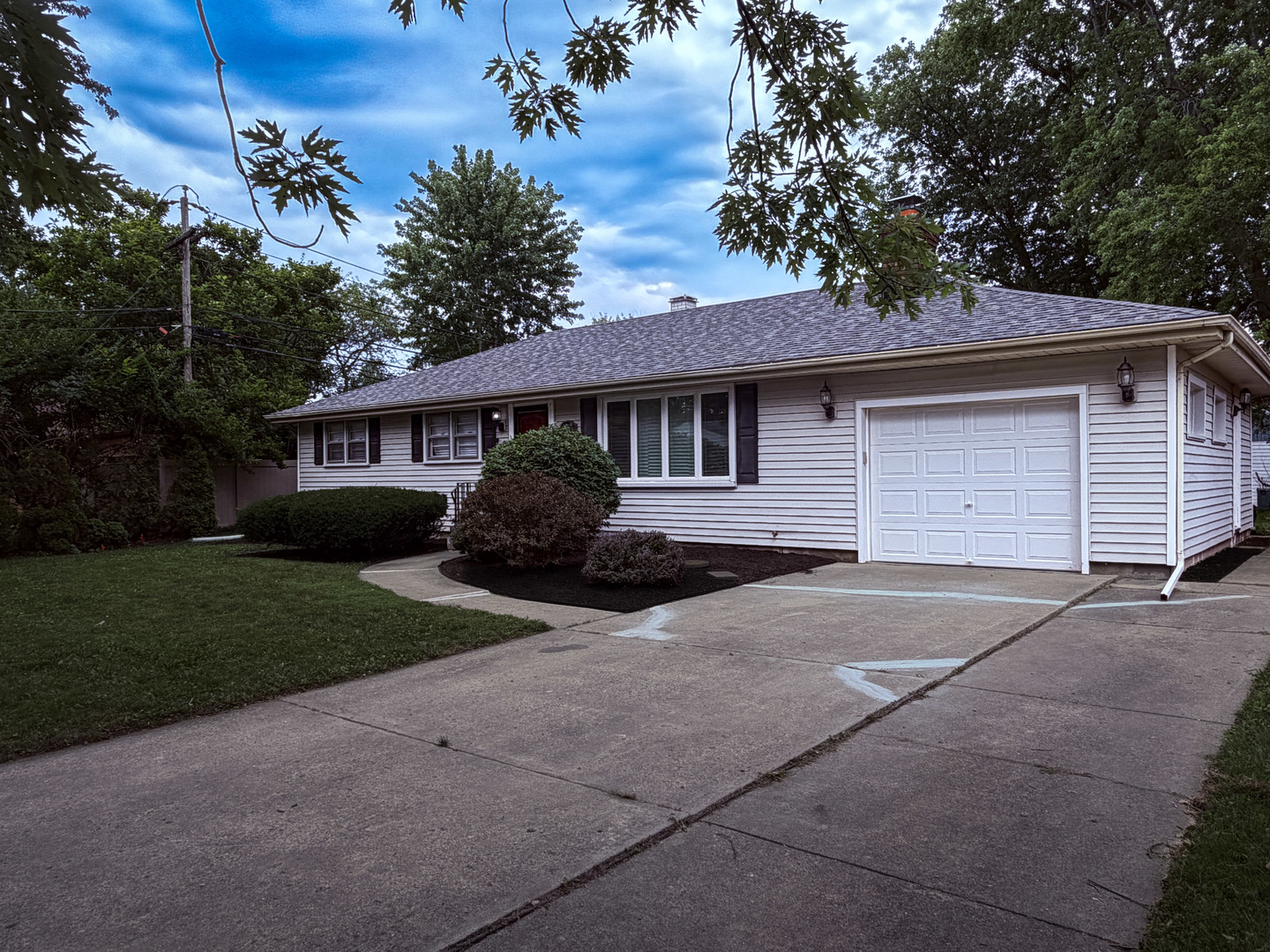 16067 School Street Property Photo 2