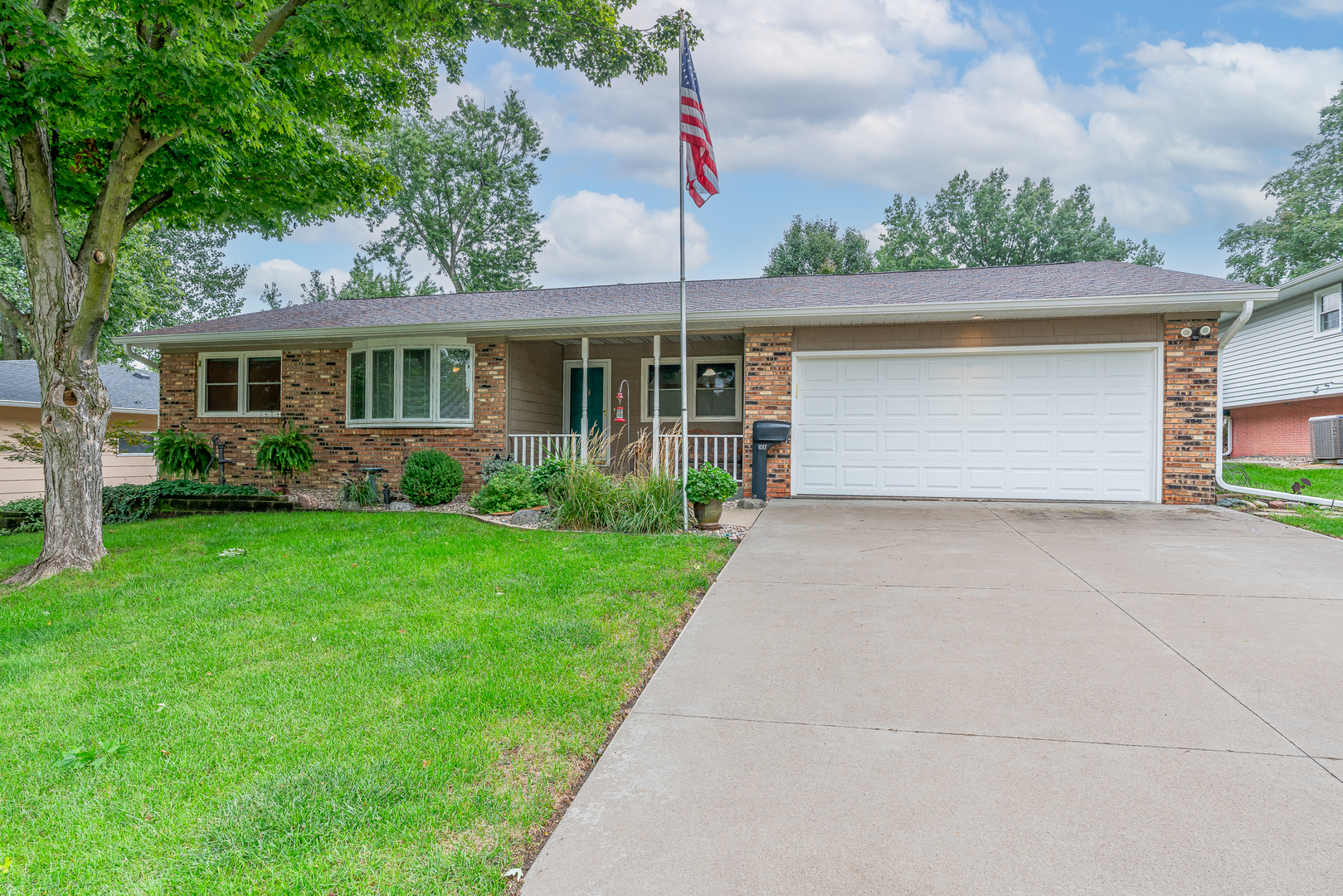 1017 Mount Vernon Drive Property Photo 1