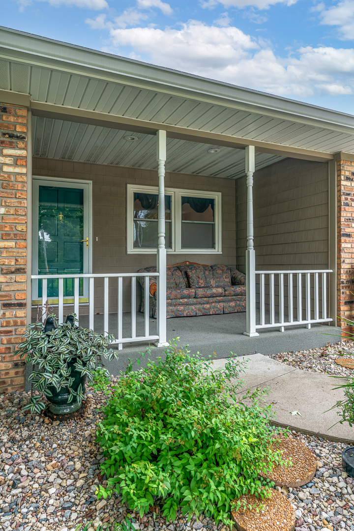 1017 Mount Vernon Drive Property Photo 2