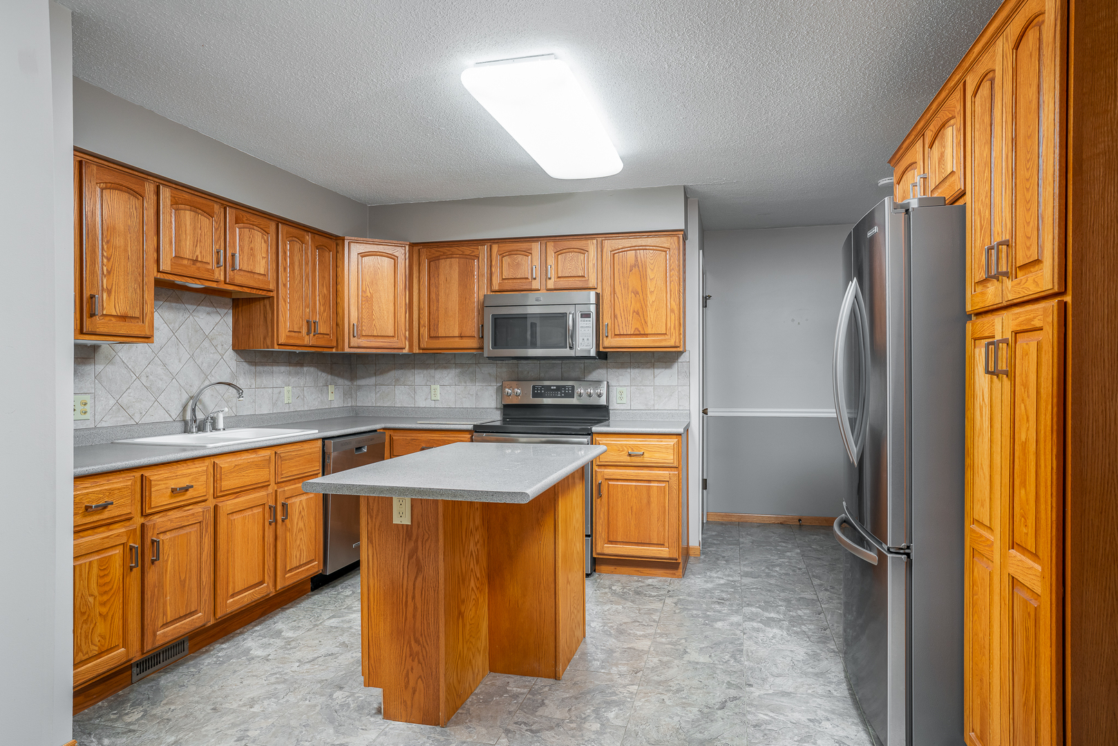 1017 Mount Vernon Drive Property Photo 5