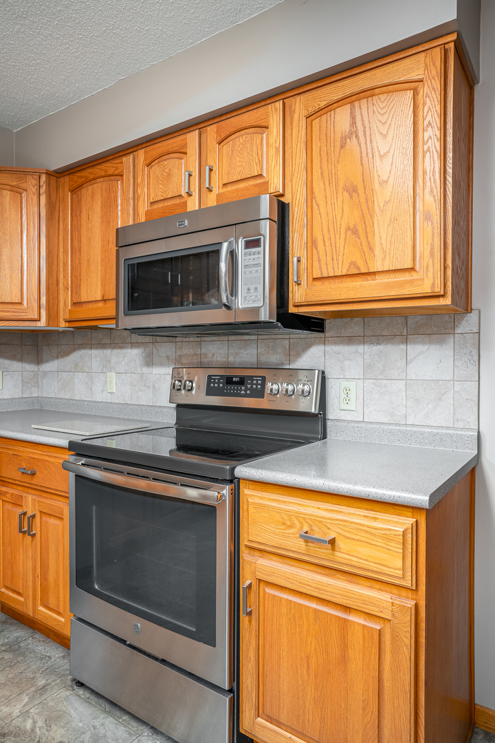 1017 Mount Vernon Drive Property Photo 6