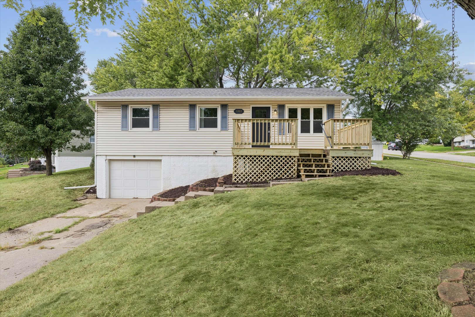 1332 Golden Valley Drive Property Photo 1