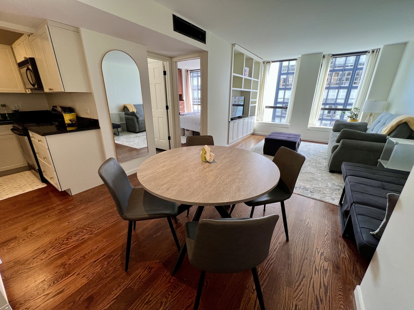 260 E Chestnut Street 1511 Property Photo 16