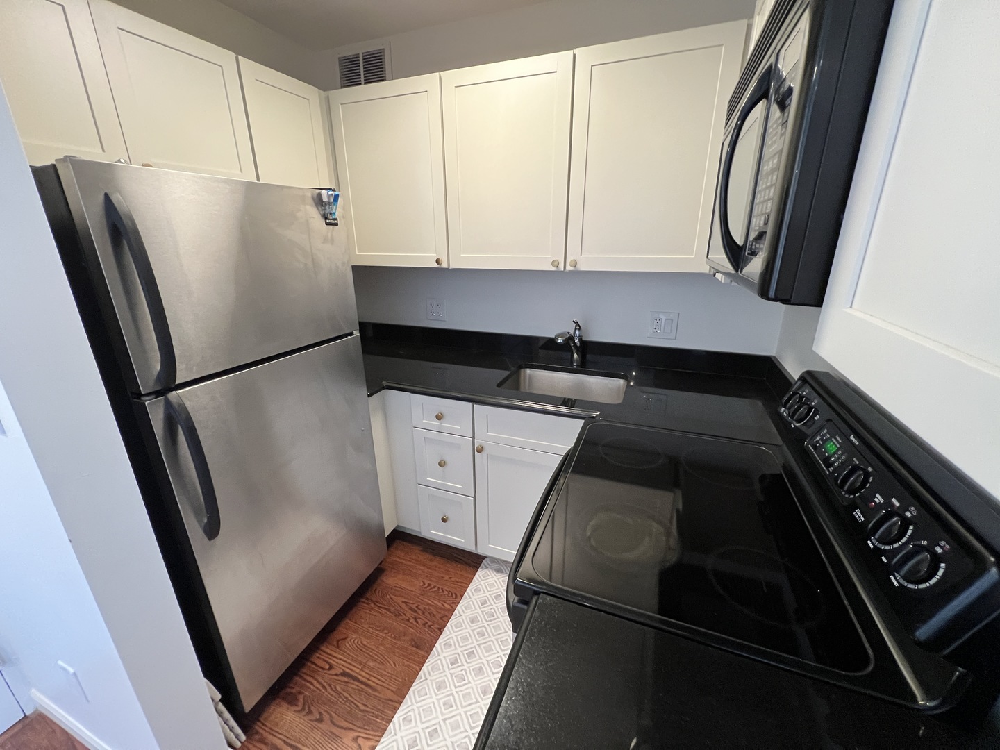 260 E Chestnut Street 1511 Property Photo 20