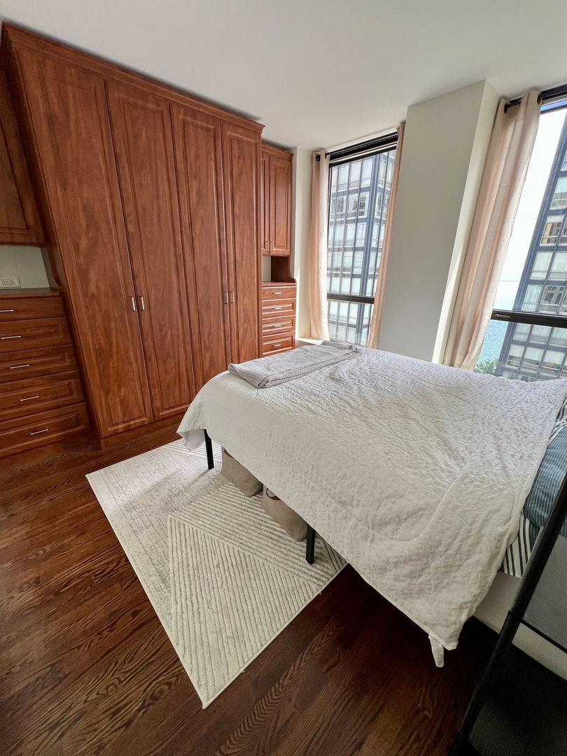 260 E Chestnut Street 1511 Property Photo 22
