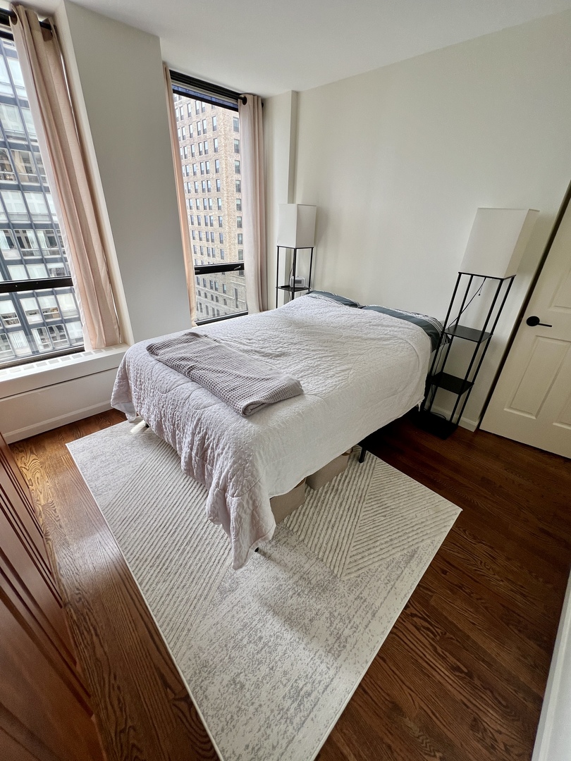 260 E Chestnut Street 1511 Property Photo 23
