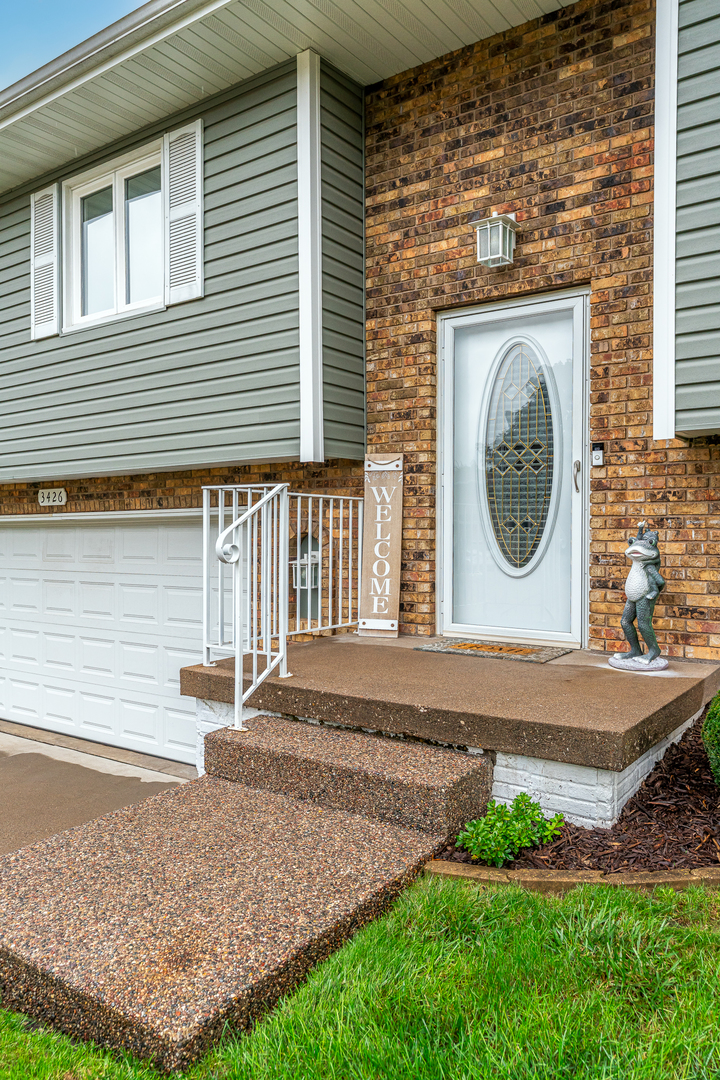 3426 Ridge Court Property Photo 2