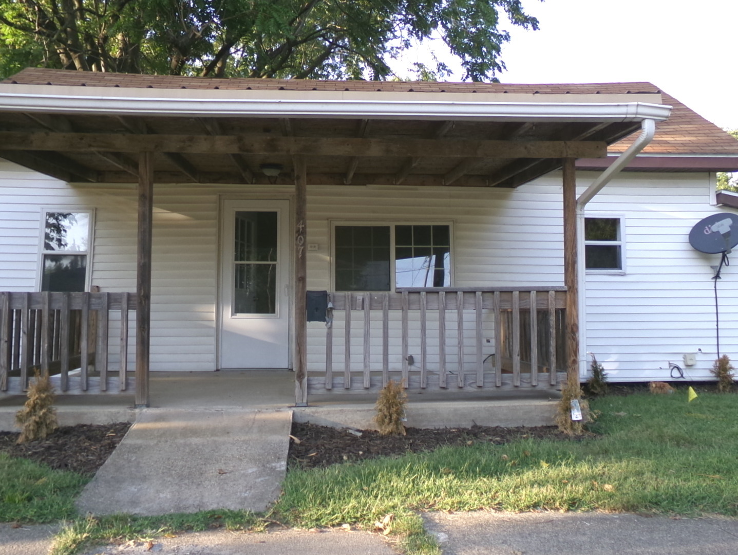 407 E Woodlawn Street Property Photo 2