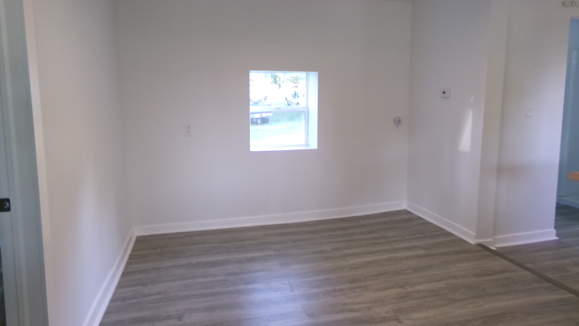 407 E Woodlawn Street Property Photo 3