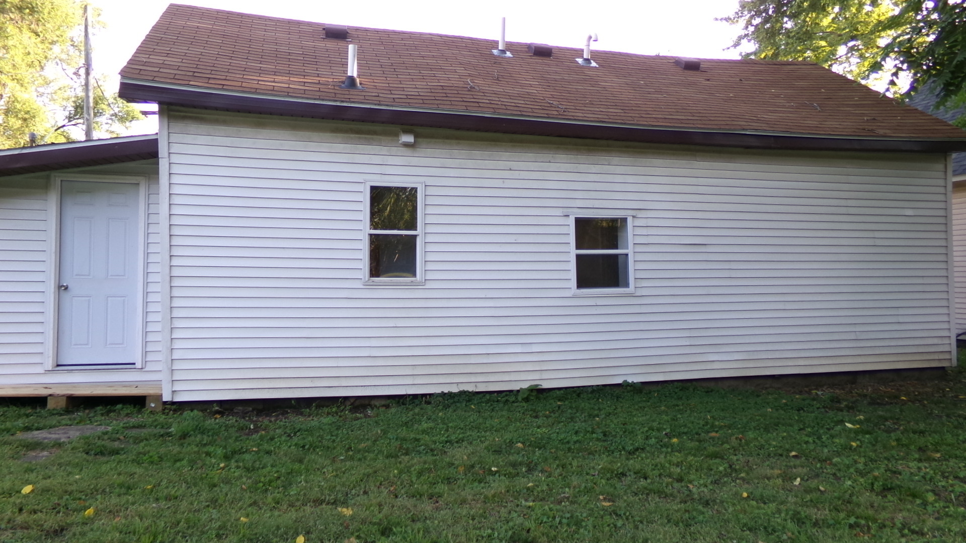 407 E Woodlawn Street Property Photo 25
