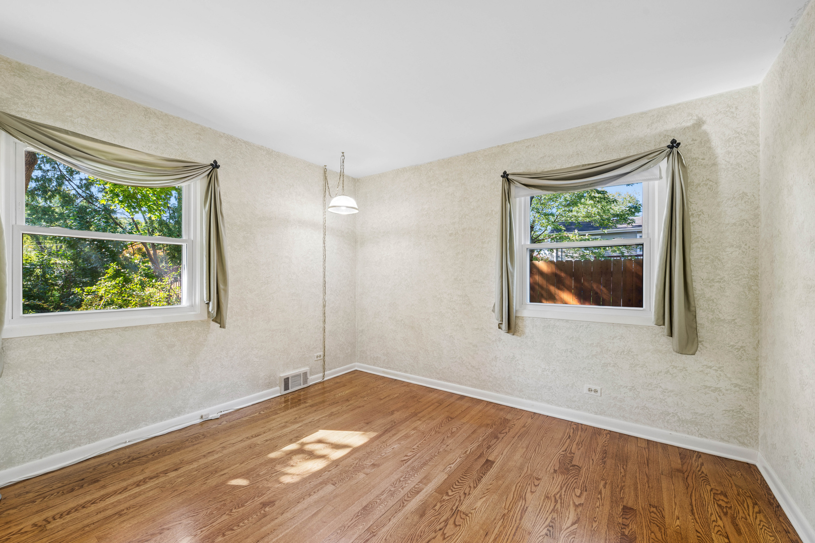 1627 E Jonquil Terrace Property Photo 13