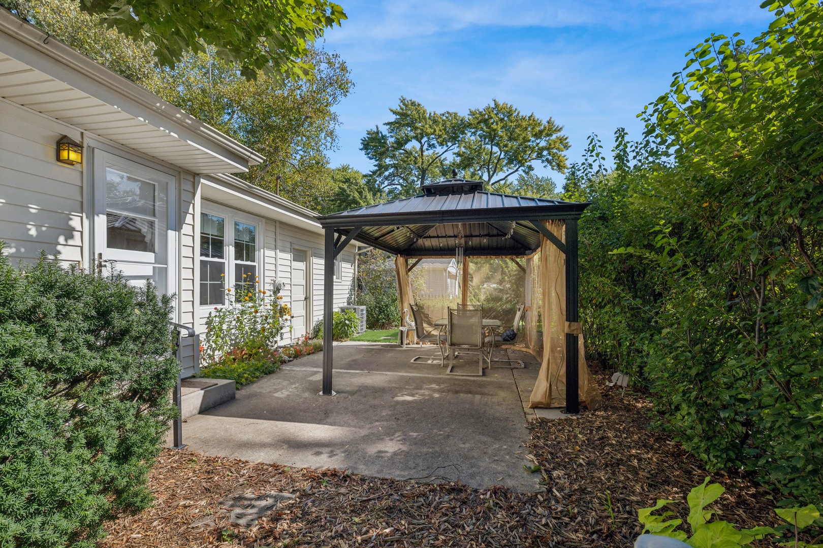 1627 E Jonquil Terrace Property Photo 24
