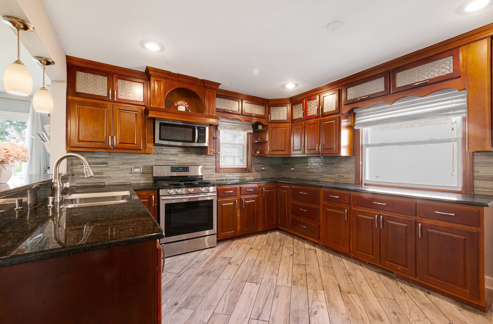 2453 George Street Property Photo 9