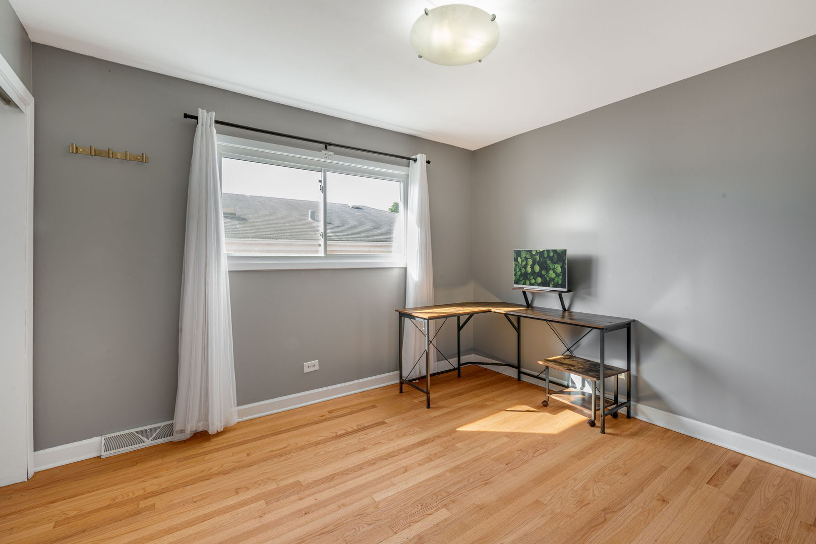 2453 George Street Property Photo 14