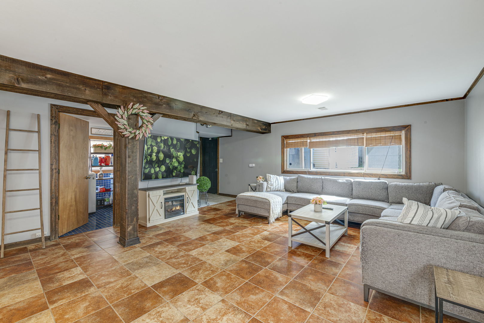 2453 George Street Property Photo 17