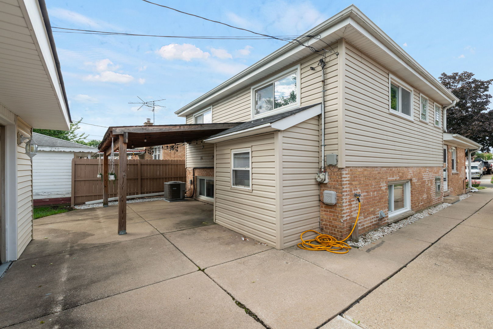 2453 George Street Property Photo 20