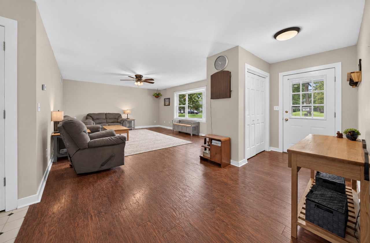 331 W Erickson Gate Property Photo 5