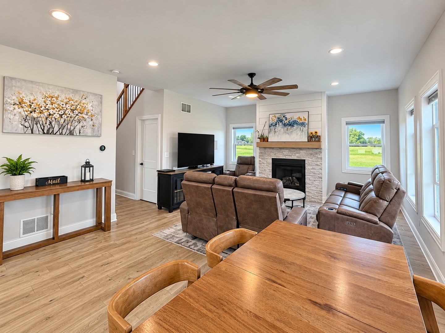 1405 Navajo Court Property Photo 6