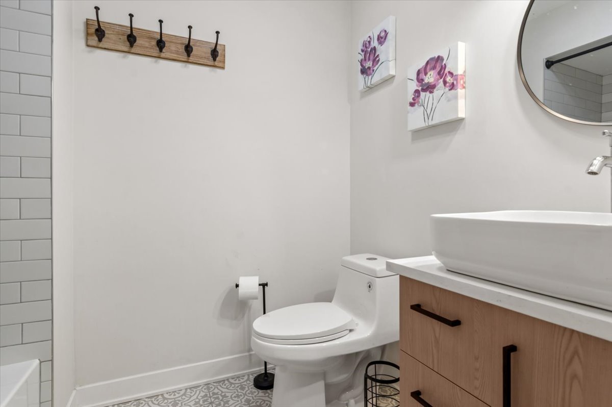 1010 N Harlem Avenue 504 Property Photo 24