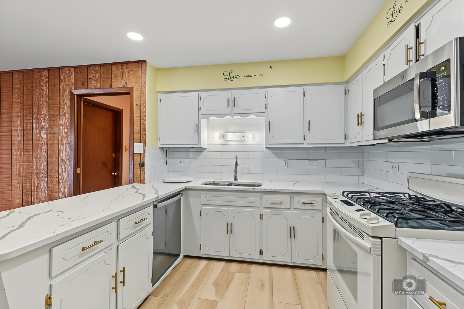 17325 Locust Avenue Property Photo 10