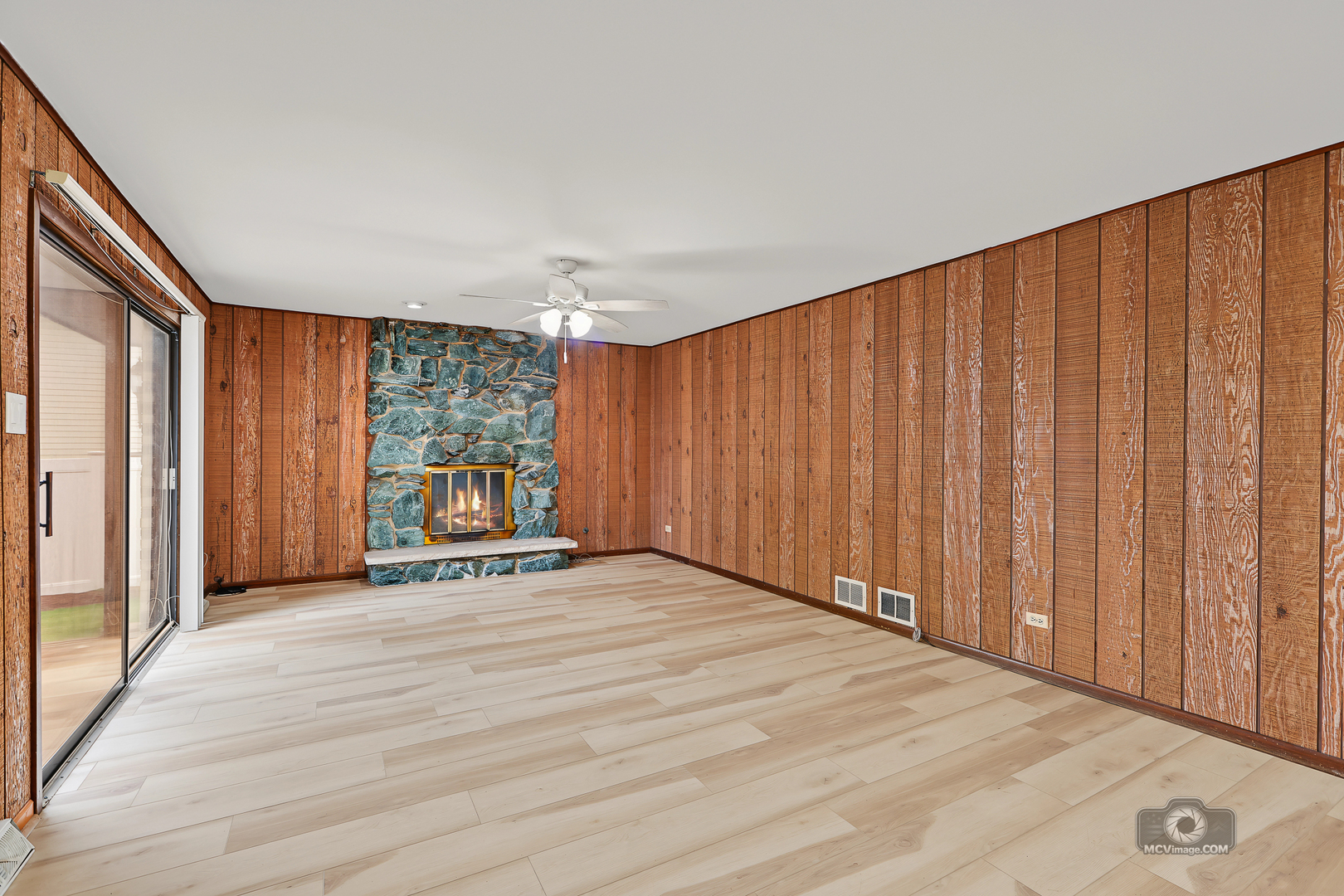 17325 Locust Avenue Property Photo 13
