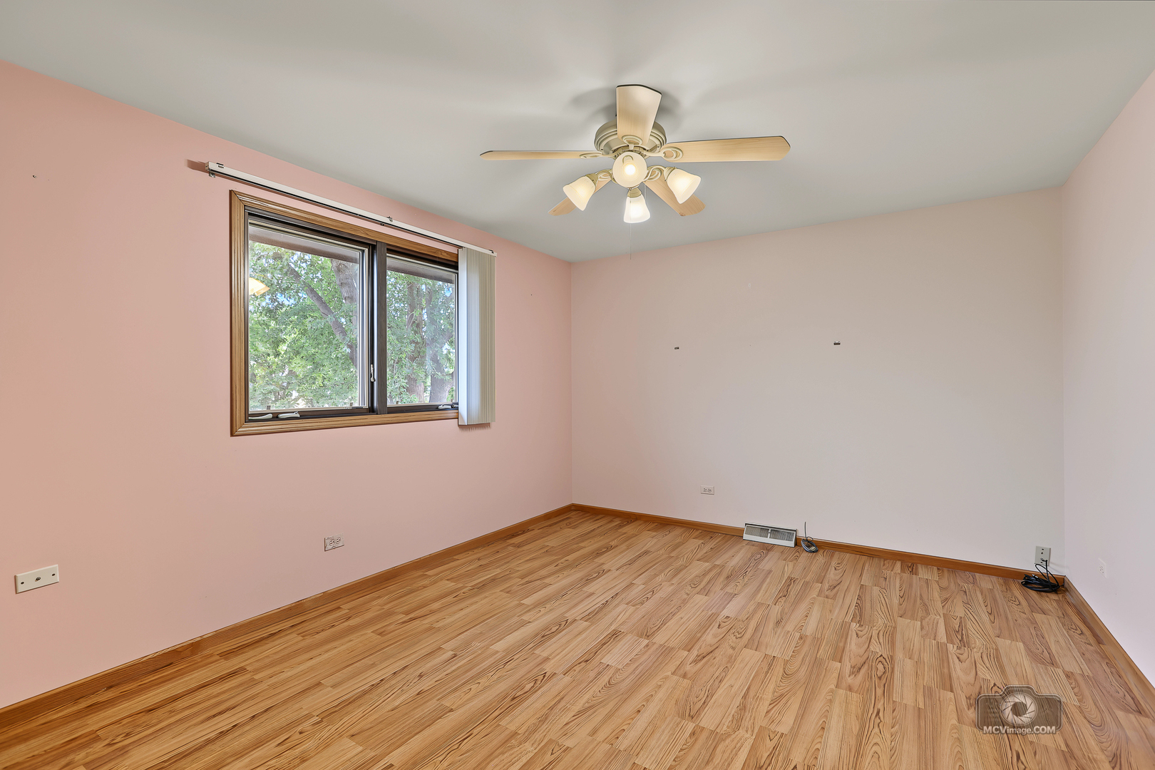 17325 Locust Avenue Property Photo 17