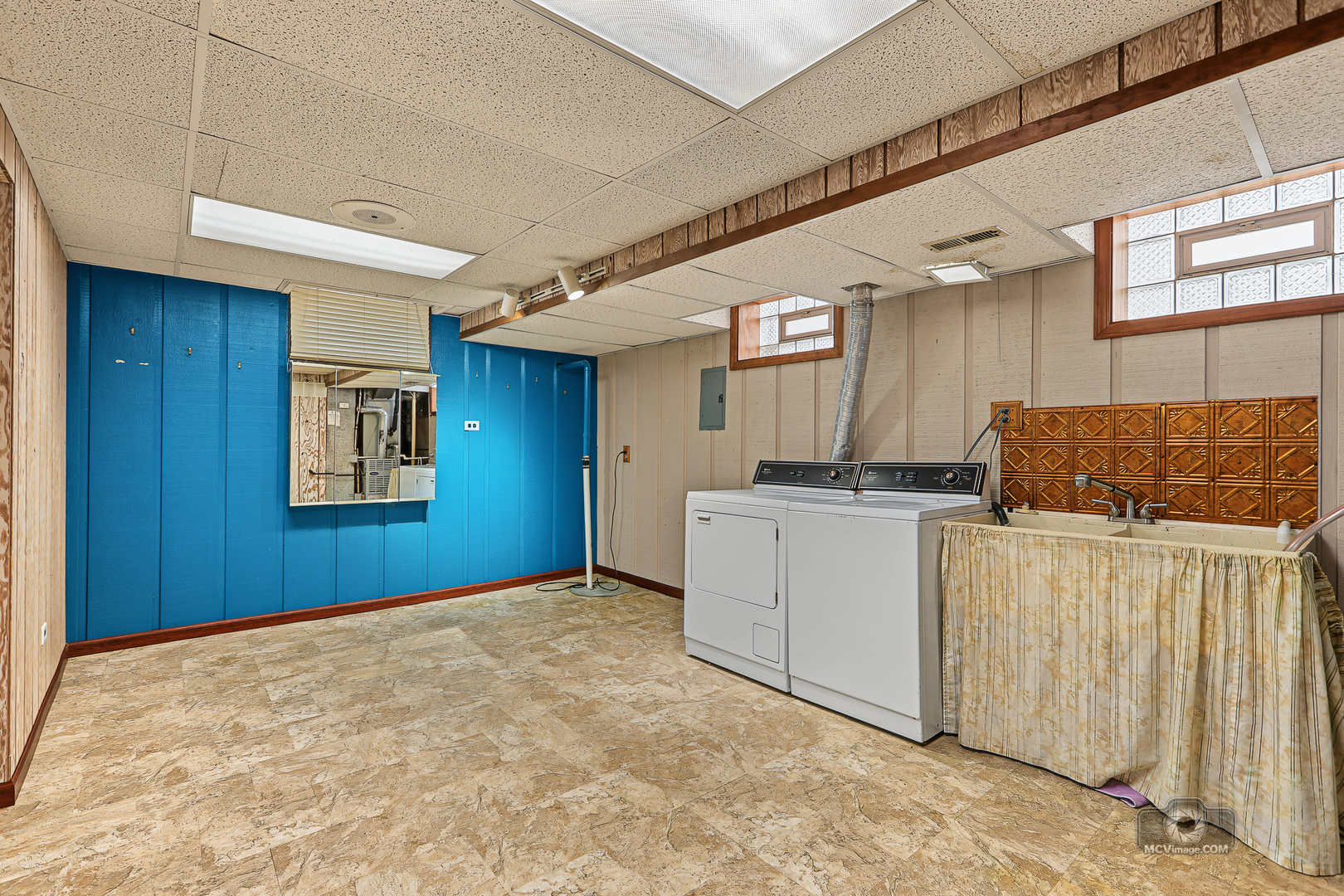 17325 Locust Avenue Property Photo 22