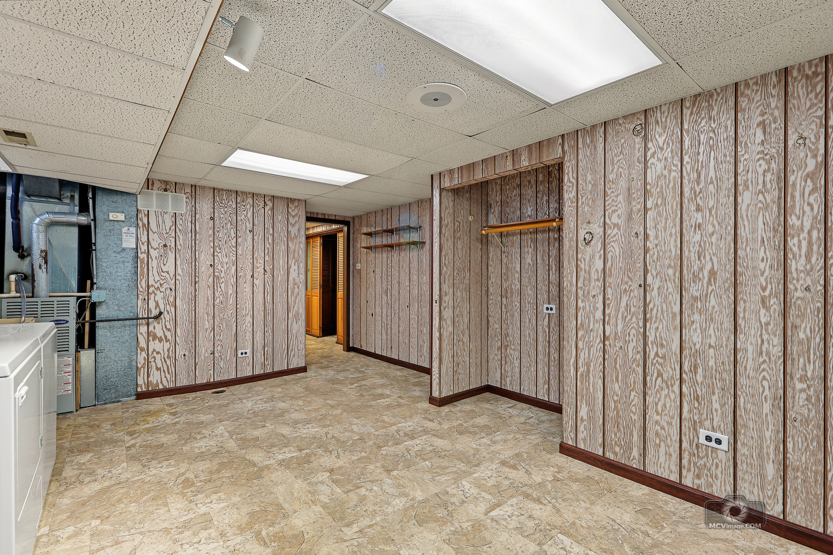 17325 Locust Avenue Property Photo 23