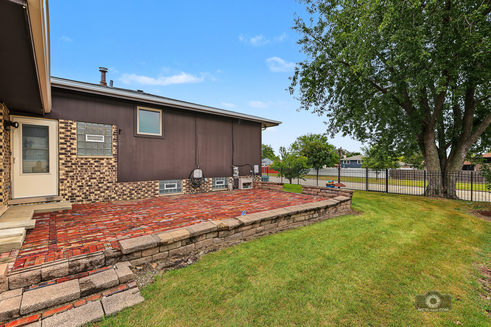 17325 Locust Avenue Property Photo 26