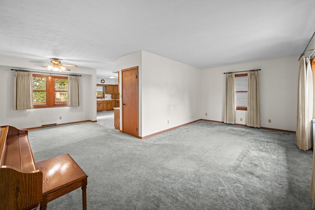 2833 Kelling Street Property Photo 3