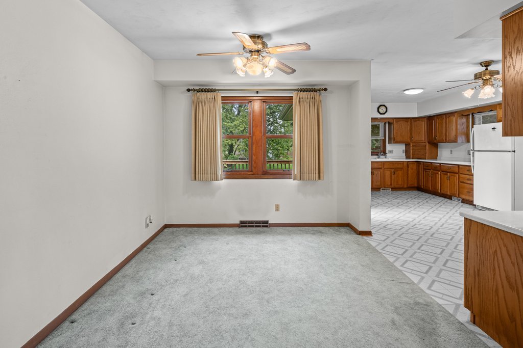 2833 Kelling Street Property Photo 4
