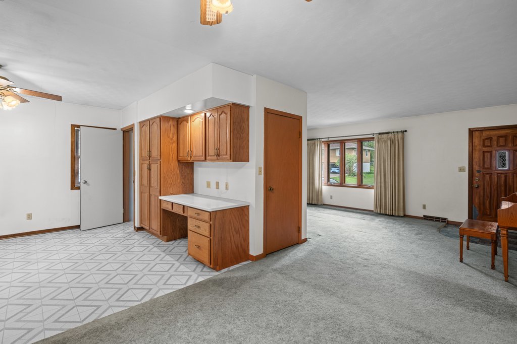 2833 Kelling Street Property Photo 5