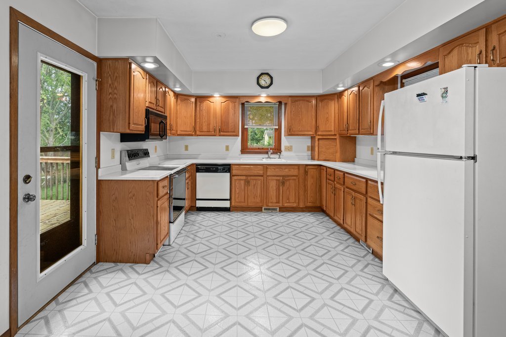 2833 Kelling Street Property Photo 6
