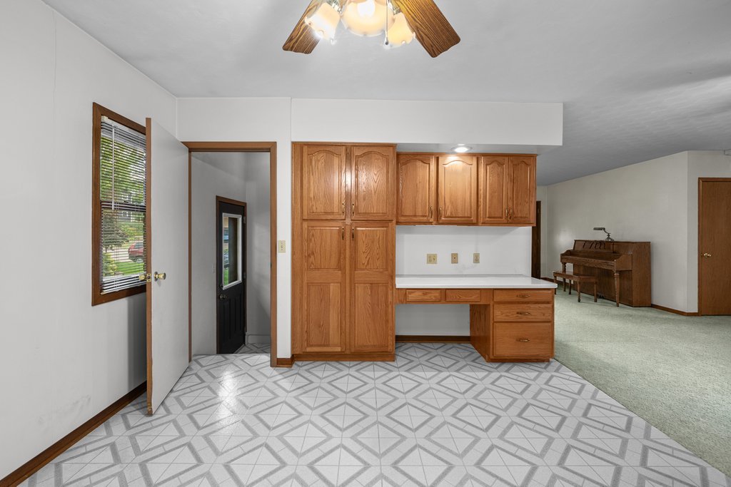 2833 Kelling Street Property Photo 9