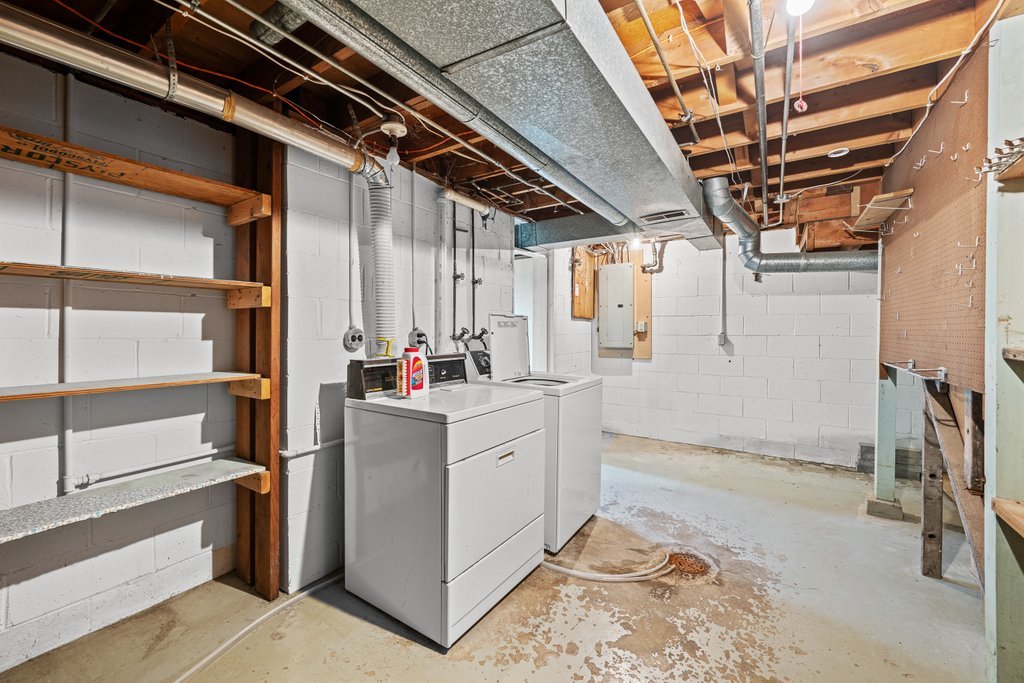 2833 Kelling Street Property Photo 21