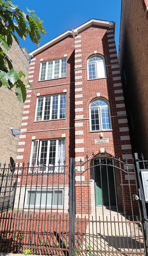 1442 W Chestnut Street G Property Photo 1