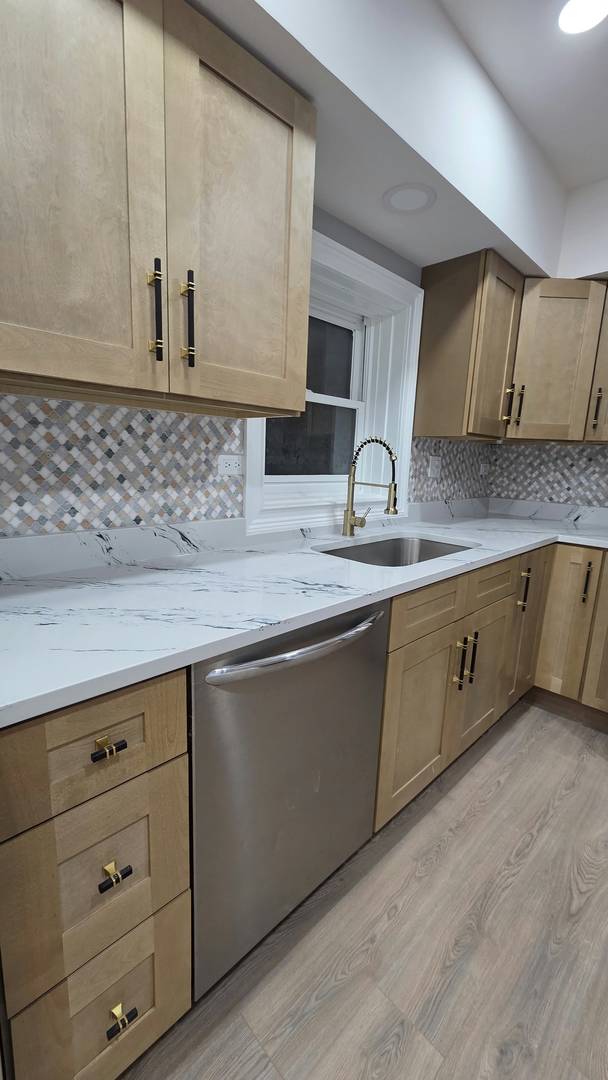 1442 W Chestnut Street G Property Photo 2
