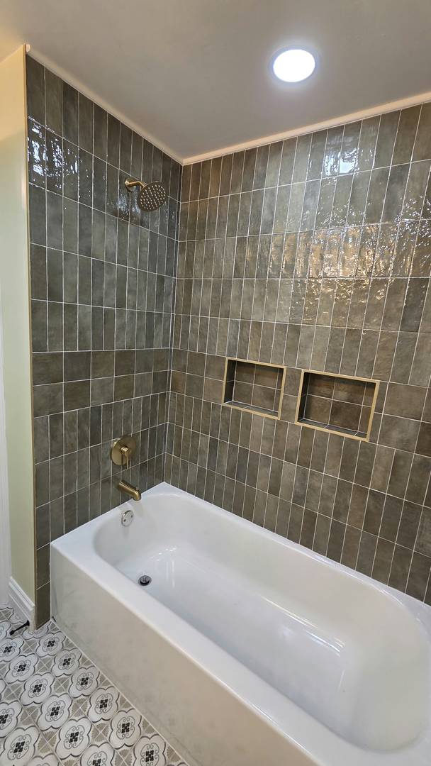 1442 W Chestnut Street G Property Photo 6