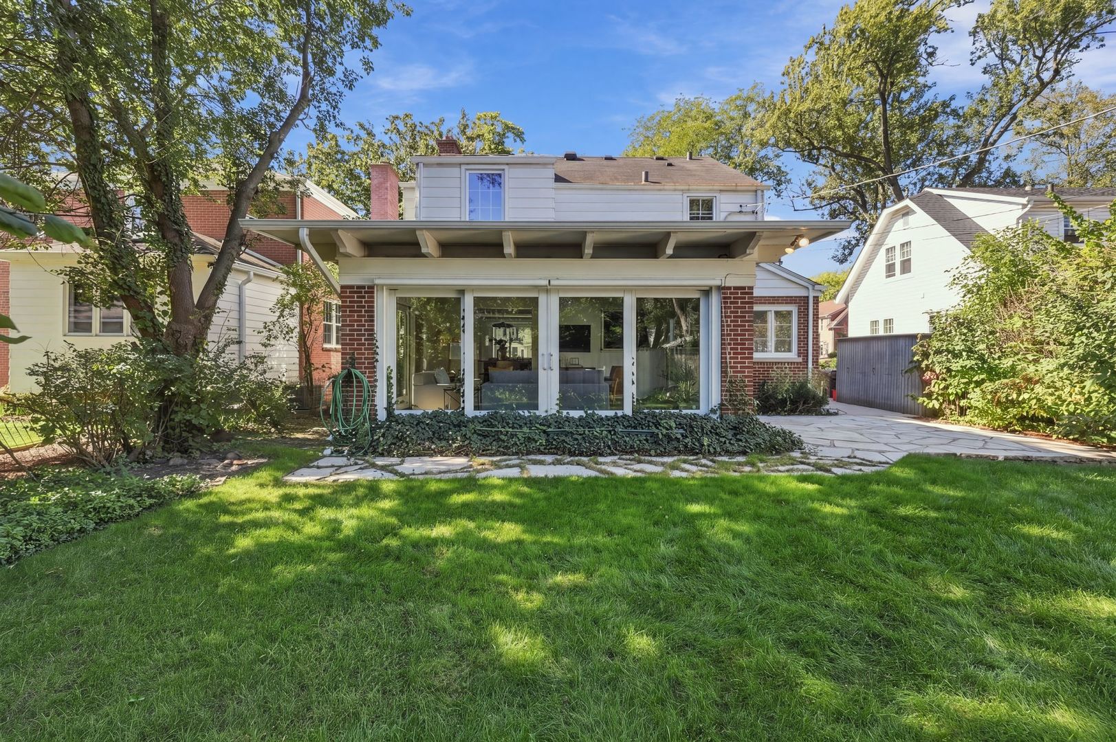 2111 Lincolnwood Drive Property Photo 29